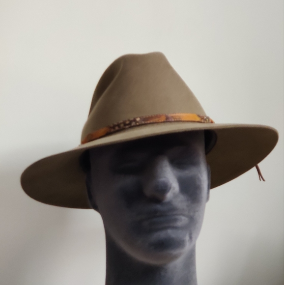 Stylish Fur Felt Wool Western "Longhorn" Cowboy Style Hat by Flechet - Picture 11 of 16